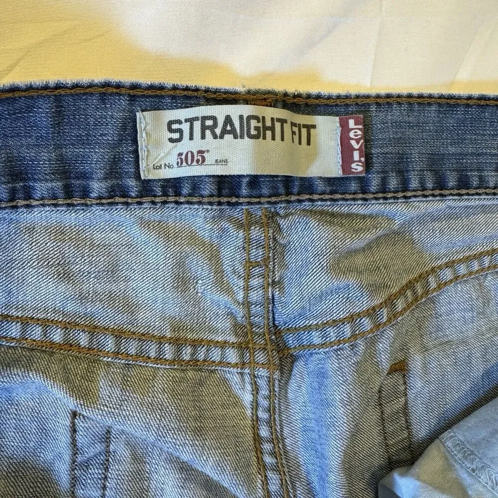 Levis 505 Jeans Mens 34X32 Blue distressed Straight Red Tag‎ 34 X 31